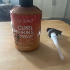 Yan Yutong Curl Defining Cream with Pump
